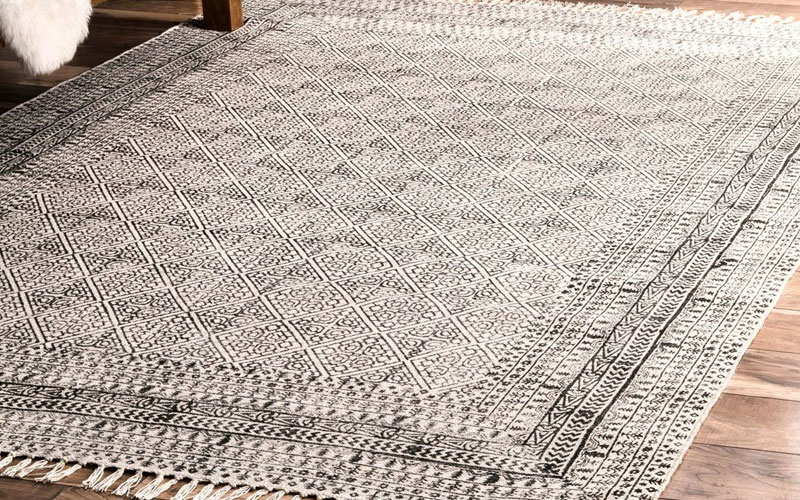 Area Rugs To Layer Or Go Neutral, Neutral Area Rug